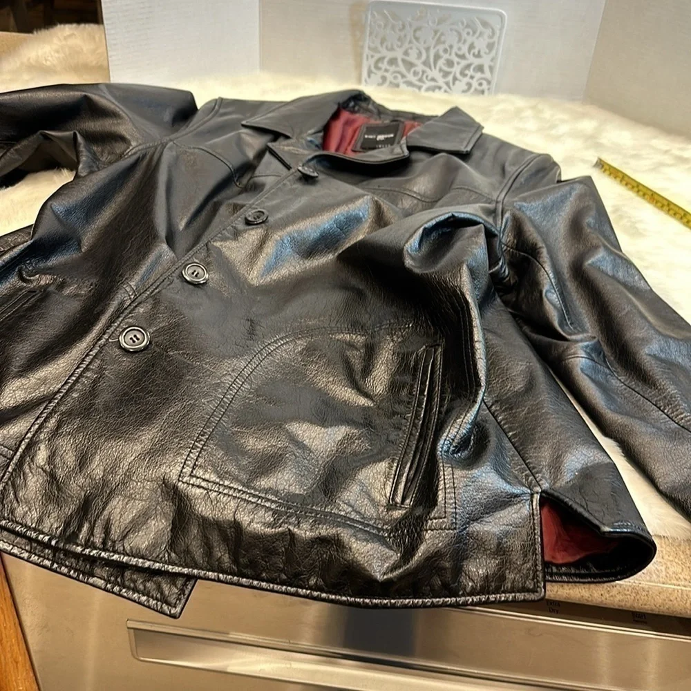 Colebrook & Co. Black Leather jacket Size 1X with front buttons and pockets